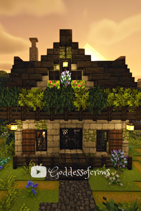 Minecraft Starter House Cottagecore, Dark Cottagecore Minecraft, Dark Cottagecore Minecraft House, Light Academia Minecraft House, Dark Academia Cottagecore Bedroom, Minecraft Dark Cottage, Minecraft Dark Academia Builds, Minecraft Dark Wood House, Dark Oak Minecraft House Cottagecore