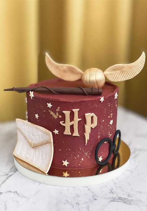 Harry Potter birthday cake, Harry Potter cake, Harry Potter theme cake, Harry Potter cake ideas Harry Potter Cake Ideas, Tort Harry Potter, Harry Potter Theme Cake, Gateau Harry Potter, Harry Potter Theme Birthday, 7th Birthday Cakes, Cumpleaños Harry Potter, Harry Potter Birthday Cake, Harry Potter Bday