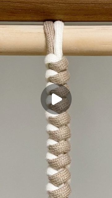 Snake Knot Tutorial, Snake Knot Paracord, Josephine Knot, Paracord Weaves, Snake Knot, Macrame Weaving, Knots Tutorial, Diy Macrame, Number 6