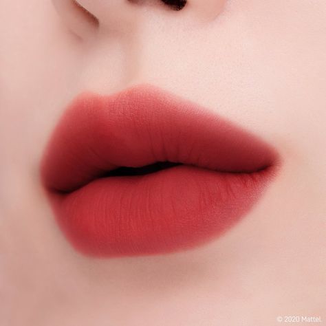 Makeup And Hairstyles, Korean Lipstick, Glossy Lips Makeup, Lips Essentials, Cute Lipstick, Lip Art Makeup, Korean Makeup Look, Learn Makeup, Makeup Accesories