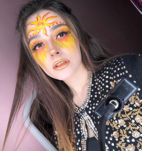 Sunshine Face Paint, Sun Makeup Halloween, Sun Face Paint, Sun Makeup, Eclipse Party, Halloween 23, Paint Inspo, Cute Halloween Makeup, Moon Face