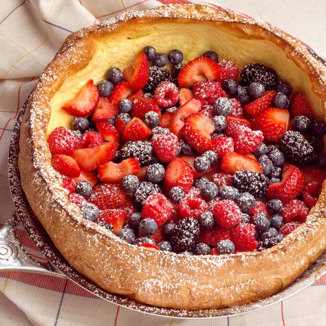 Puffed Oven Pancake with Fresh Berries Recipe | Sur La Table Lake House Recipes, Puff Pancake Recipe, Oven Pancake, Oven Pancakes, Puff Pancake, Kitchen Aid Recipes, Baked Pancakes, Creek House, Pastry Tart