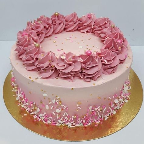 Birthday Cake For Women Simple, Modern Birthday Cakes, 60th Birthday Cakes, Elegant Birthday Cakes, Pink Birthday Cakes, Simple Cake Designs, 18th Birthday Cake, Cake Decorating Frosting, Cake Decorating Ideas