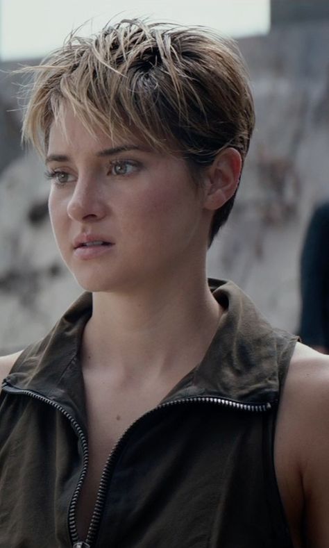 Divergent Hair, Woodley Shailene, Shailene Woodley Hair, Haircut Reference, Mackenzie Davis, Women Pixie Cut, Celebrity Short Hair, Androgynous Hair, Daisy Johnson