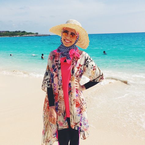 Beach Hijab Outfits–34 Modest Beach Dresses for Muslim Girls #BeachPicturesHijab Outfit Ideas For The Beach, Beach Outfit Modest, Hijab Beach Outfit, Modest Beach Outfit, Ideas For The Beach, Hijab Outfit Ideas, Beach Hijab, Outfit Muslim, Outfit Modest