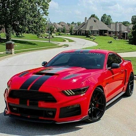 Super cool red and black Ford Mustang Fort Mustang, Audi Rs5 Coupe, Xe Bugatti, Roush Mustang, Carros Lamborghini, Red Mustang, Aventador Lamborghini, Ford Mustang Car, Audi Rs5