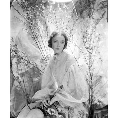 Lillian Gish Herbert List, Lillian Gish, Silent Film Stars, Cecil Beaton, Actrices Hollywood, Silent Movie, Man Ray, Silent Film, Vintage Portraits