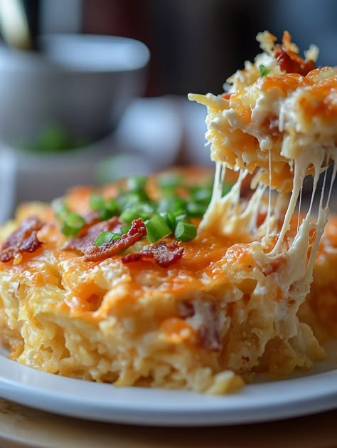 Creamy Loaded Mashed Potato Casserole: A Comfort Food Favorite - Greenku Recipes Best Loaded Mashed Potatoes, Loaded Mash Potatoes Casserole, Best Loaded Mashed Potatoes Recipe, Velveeta Mashed Potatoes, Loaded Mashed Potatoes Casserole, Leftover Mashed Potato Recipes Breakfast, Mashed Potatoes Casserole Recipes, Loaded Potato Casserole Recipes, What To Make With Leftover Mashed Potatoes