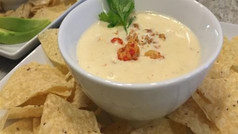 This fusion appetizer of chile con queso includes the flavorful addition of crawfish and Creole seasoning for a new dippable treat that's perfect for entertaining. Crawfish Queso, Con Queso Recipe, White Queso Dip, White Queso, Queso Recipe, Soup Appetizers, Queso Dip, Creole Seasoning, Dinner Appetizers