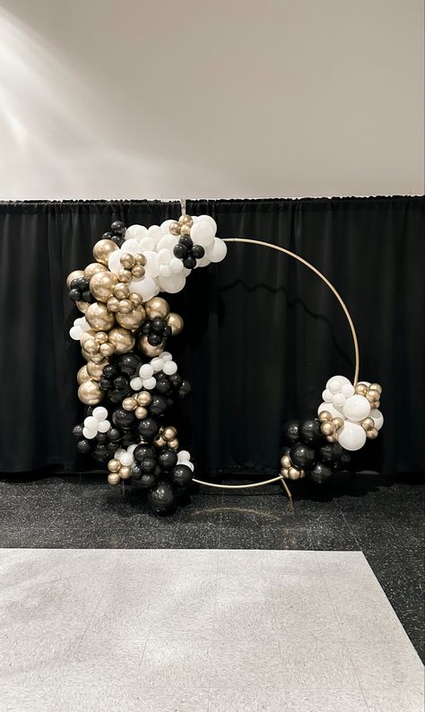 Black White And Gold Prom Decor, Black White And Gold Balloons, Formal Balloon Decorations, Black And White Prom Decorations, Black White And Gold Balloon Garland, Black And White Brunch Decor, Black White Gold Engagement Party, Black White And Gold Engagement Party, Black White And Gold Bridal Shower Ideas