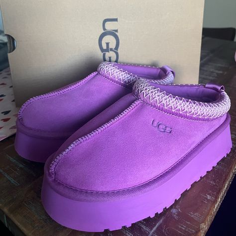 Color Is Purple Ruby But Looks Like A Purpley Pink. Women’s Size 5. Brand New Never Worn Colorful Uggs, Purple Ugg Slippers, Green Uggs, Purple Uggs, Tazz Slipper, Ugg Platform, Purple Slippers, Outfit Suggestions, Woman Costumes