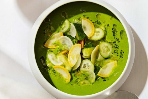 Make Use of Your Zucchini Haul With This Creamy Chilled Soup Zucchini Soup Recipes, Chilled Soup, Squash Vegetable, Zucchini Soup, Summer Soup, Summer Meals, Cold Soup, Savory Soups, Soup Season