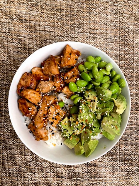 Teriyaki Chicken Avocado Bowl, Chicken Edamame Rice Bowl, Edamame Chicken Bowl, Dait Food Recipe, Chicken Avocado Rice Bowl, Chicken Edamame Bowl, Edamame Rice Bowl, Edamame Bowl Recipe, Chicken And Edamame Recipes