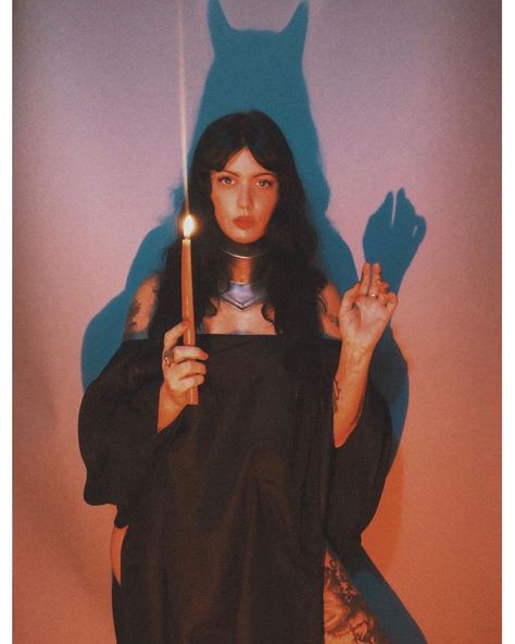 Halloween Portraits Photography, Witch Shoot, Witch Photoshoot, Halloween Shoot, Gothic Photography, Muted Palette, Halloween Photoshoot, Human Poses Reference, Halloween Photos