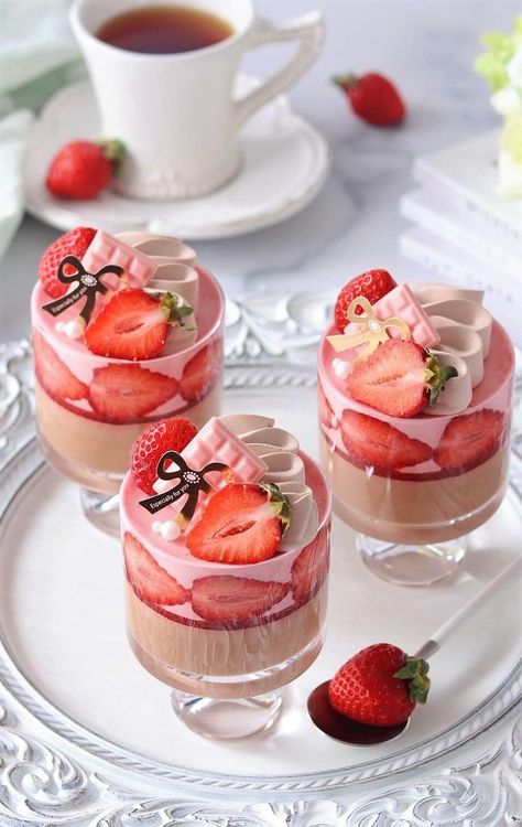 Cute Desserts Aesthetic, Fancy Desserts Recipes, Desserts Drawing, Sweet Treats Recipes, Pastry And Bakery, Fancy Desserts, Snack Cake, Cute Desserts, Sweet Desserts