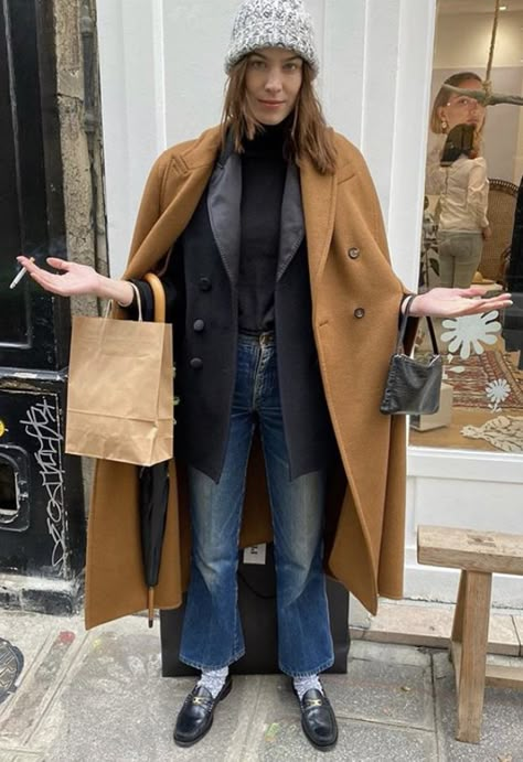 Alexa Chung Winter, Alexa Chung Style Winter, Alexa Chung Street Style, Fall Inspo Outfits, Outfits Layering, Alex Chung, Alexa Chung Style, French Girl Style, Fall Inspo