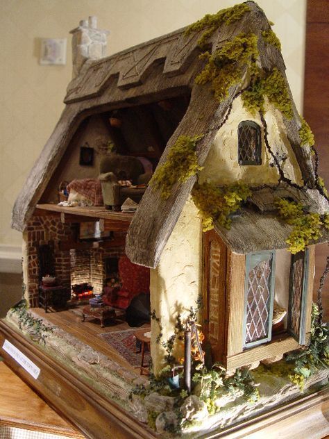 Fairy House Night Light, Retreat Cabin, Casa Hobbit, Miniature Building, Fairies Garden, Fairy Furniture, Faeries Gardens, Victorian Dollhouse, Cottage Interior