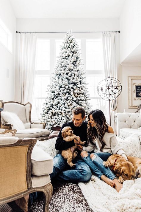 mia mia mine with husband phil thompson at home with golden retreivers Best Teddy Bear, Dog Christmas Pictures, Christmas Couple Photos, Christmas Couple Pictures, Christmas Pictures Outfits, Christmas Family Photoshoot, Christmas Photo Shoot, Home Photo Shoots, Christmas Photo Ideas