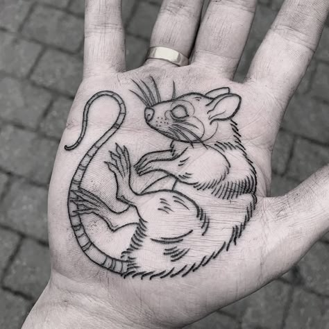 Gotik Tattoo, Rat Tattoo, Funky Tattoos, Mouse Tattoos, Palm Tattoos, Sick Tattoo, Spooky Tattoos, A Rat, Tattoo Portfolio