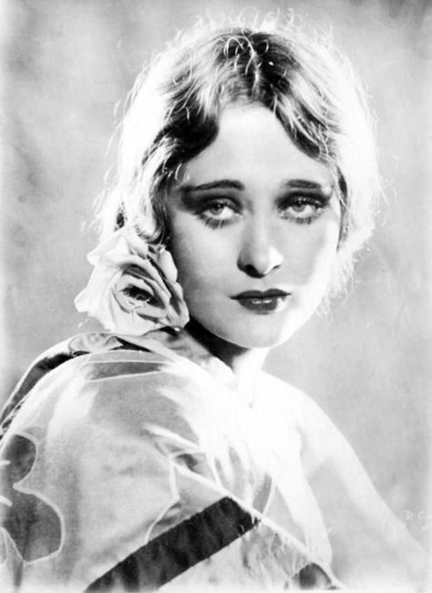 Dolores Costello, Fritz Lang, Silent Film Stars, Actrices Hollywood, Silent Movie, Black And White Portraits, Vintage Portraits, Silent Film, Vintage Hollywood