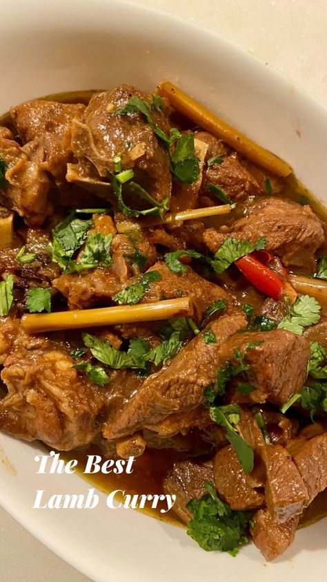 Lamb Curry Recipe https://resepmamiku.com/en/lamb-curry-katz__kitchen Curried Lamb Chops, Lamb Recipes Indian, Curry Ideas, Mutton Dishes, Cooking Lamb, Lamb Curry Recipes, Indian Beef Recipes, Curry Leaf, Slow Cooker Lamb