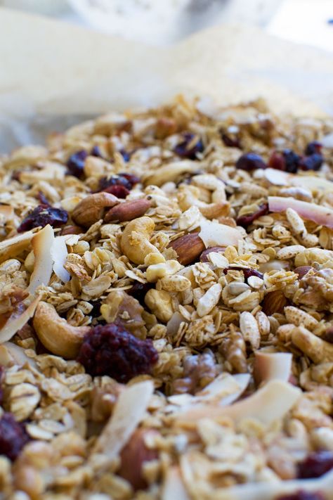 How to make the best homemade low sugar granola. This contains yummy almonds and puffed rice, but it's easy to make it your own. Say goodbye to super sweet and boring supermarket granola - just make your own! #granola #breakfast #healthyfood #healthy #nuts #scrummylane #oats Puffed Rice Granola Recipe, Low Sugar Granola, Make Your Own Granola, Healthier Breakfast, Puffed Wheat, How To Make Granola, Healthy Granola, Granola Recipe Homemade, Healthy Nuts