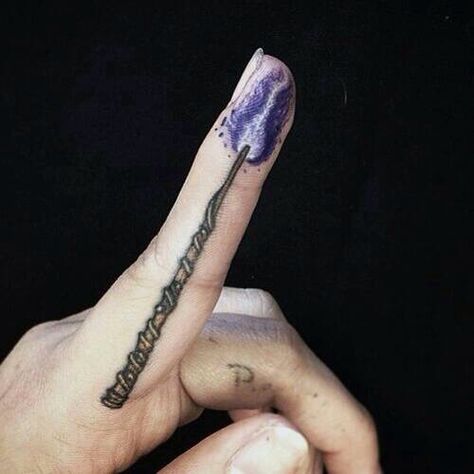 ❤️❤️ Wand Finger Tattoo, Magic Wand Tattoo, Tatau Tattoo, Hunter Tattoo, Wand Tattoo, Hp Tattoo, Explore Tattoo, Clever Tattoos, Harry Potter Tattoos