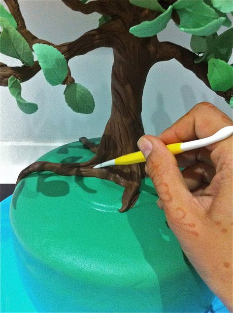 Tall Tree Tutorial - CakesDecor Easy Parent Gifts, Fondant Tree, Fondant Art, Chocolate Tree, Tree Tutorial, Owl Cake, Cakes Fondant, Fondant Animals, Dragon Birthday