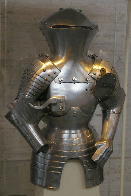 Metal Armor, Helmet Armor, Armor Clothing, Ancient Armor, Historical Armor, Ancient Warfare, Knight In Shining Armor, Knight Armor, Arm Armor