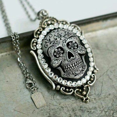 Skull Cameo, Favorite Tattoos, Skull Fashion, Skull Jewelry, A Skull, Cameo Necklace, Skull And Bones, Gothic Jewelry, Skull Art