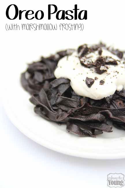 Oreo Pasta Fun Dessert Ideas, Chocolate Pasta, Dessert Pasta, Vegetarian Cookies, Homemade Pasta Recipe, Us Food, Fun Dessert, Oreo Flavors, Marshmallow Cream