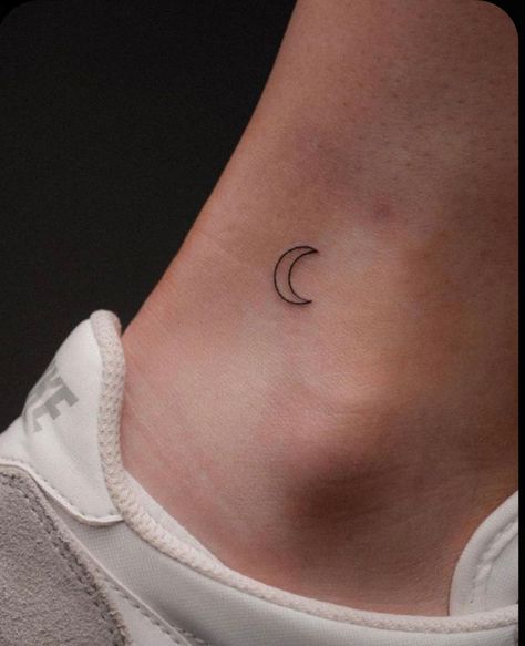 Stick and Poke Crescent Moon Ankle Tattoo, Moon Tattoo Simple Crescent, Simple Half Moon Tattoo, Simplistic Moon Tattoo, Moon Tattoo Designs Collar Bone, Moon Tattoos Fine Line, Small Fine Line Moon Tattoo, Moon Tattoo Men Simple, Half Moon Small Tattoo