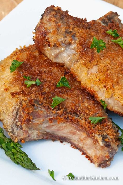 No more dry, tough pork chops when you make this simple recipe. Panko Crusted Pork Chops are tasty, tender and juicy! Panko Crusted Pork Chops, Crusted Pork Chops, Thick Cut Pork Chops, Breaded Pork Chops, Pork Schnitzel, Juicy Pork Chops, Pork Dinner, Baked Pork, Pork Chop Recipes