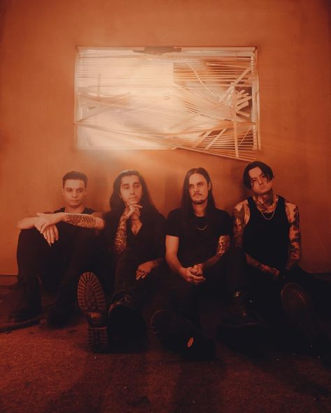 Bad Omens Band, Fancy Wallpaper, Band Photoshoot, Noah Sebastian, Bad Bad, Band Photography, Bad Omens, Band Wallpapers, Alternative Metal