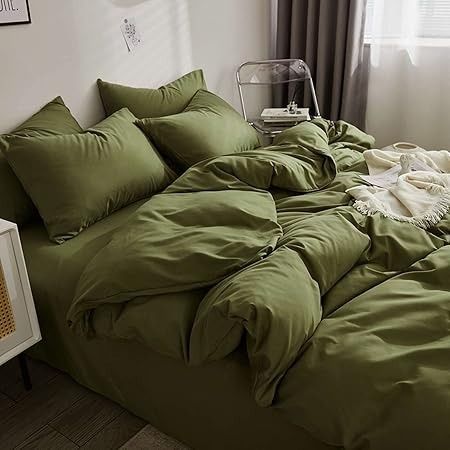 Amazon.com: Nanko Full Comforter Set Dark Green, Olive Green Soft Reversible All Season Down Alternative Quilted Duvet Insert, Microfiber Filling, Luxury Quality Bedding Sets in a Bag 3PCs 80x90, Hunter Green : Home & Kitchen Green Comforter Sets, Full Comforter Sets, Green Comforter, Cozy Sleep, Green Duvet, Cute Bedding, Moss Garden, King Comforter Sets, Quilted Duvet