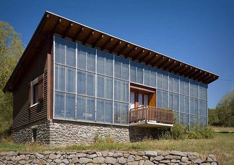 Gallery of How Does a Trombe Wall Work? - 2 Trombe Wall, Passive Solar Heating, Architecture Renovation, Passive Cooling, Passive Solar Design, Pv Panels, Green Acres, Masonry Wall, Passive Solar