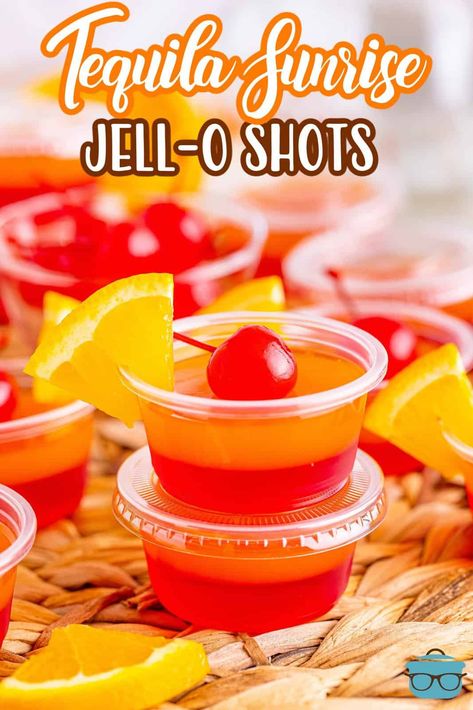 Yummy Jello Shots, Thanksgiving Jello, Tequila Jello Shots, Tequilla Sunrise, Hello Shots, Boozy Recipes, Jello Shooters, Jello Pudding Shots, Tequila Sunrise Cocktail