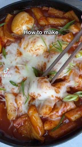 Teokkboki Recipes, Healthy Korean Food, Traditional Korean Food, Tteokbokki Recipe, Korean Recipe, Korea Food, Korean Cooking, Korean Recipes, Food Recepie