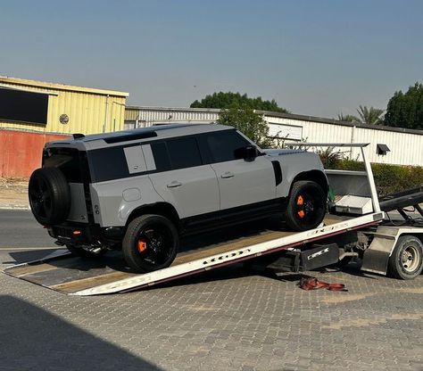 Abdulbasir al on Instagram: "♾️♾️♾️♾️♾️♾️ . . . Nardo gry   . . Landrover 2023  Defender v8  . . . . . . . ." 2023 Defender, Defender Car, New Defender, Small Suv, Future Cars, Dream Cars Jeep, Video Creator, Jeep Wrangler Rubicon, Land Rover Defender 110