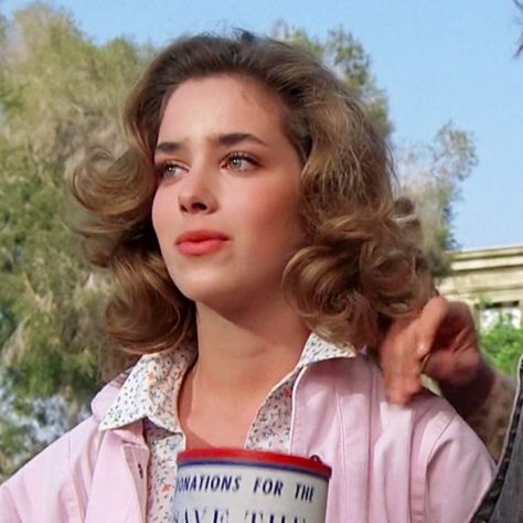 Jennifer Back To The Future, Back To The Future Jennifer, Claudia Wells, Back To The Future 1985, 80s Actresses, Future Icon, 80s Look, Elizabeth Montgomery, 80s Vibes