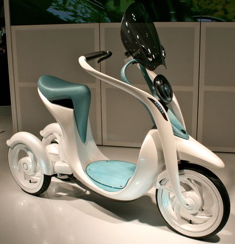 Husqvarna Norden 901, Three Wheel Electric Scooter, Image Moto, Best Electric Scooter, Scooter Design, Street Bike, Cycle Car, Riding A Bike, Electric Tricycle