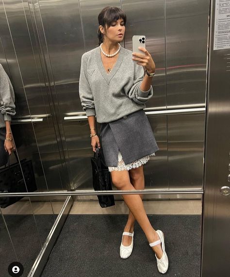 Miu Miu Aesthetic, Aesthetic Ballerina, Ballerina Outfit, Spring Date, Flats Outfit, Daily Outfit Inspiration, Womenswear Fashion, Evening Outfits, Date Outfits