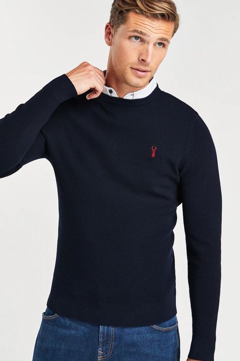 Jumper Outfit Men, Smart Casual Menswear, Mens Business Casual Outfits, Navy Outfit, Stylish Men Casual, Blue Jumper, Blue Crew, Stylish Mens Outfits, Crew Neck Jumper