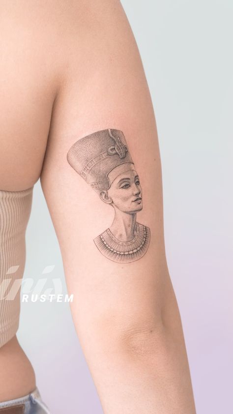 Tattoo Ideas Egyptian, Egyptian Tattoo Ideas, Queen Nefertiti Tattoo, Egyptian Queen Tattoos, Line Tattoo Arm, Nefertiti Tattoo, Around Arm Tattoo, Iris Tattoo, Torso Tattoos