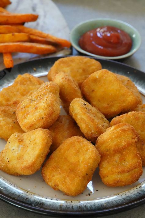 Chicken Nuggets In Oven, Cibo Aesthetic, Chicken Nuggets And Chips, Cose Aesthetic, Air Fryer Chicken Nuggets, Easy Air Fryer Chicken, Frozen Chicken Nuggets, Chicken Nugget, Easy Air Fryer