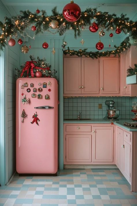 Diy Christmas Decorations Vintage, 1950s Christmas Decor, Vintage Christmas Bathroom, Vintage Pastel Christmas Decor, Christmas Diner Decor, Retro Christmas Crafts, Diy Retro Christmas Decor, Kitschy Christmas Decor, Vintage Christmas Decor Ideas Diy