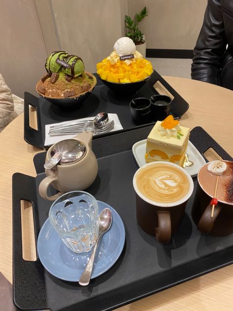 Sulbing Korean Dessert, Ice Cream Matcha, Matcha Mango, Mango Coffee, Korean Dessert, Cake Ice Cream, Korean Desserts, Winter Cake, Finding Peace