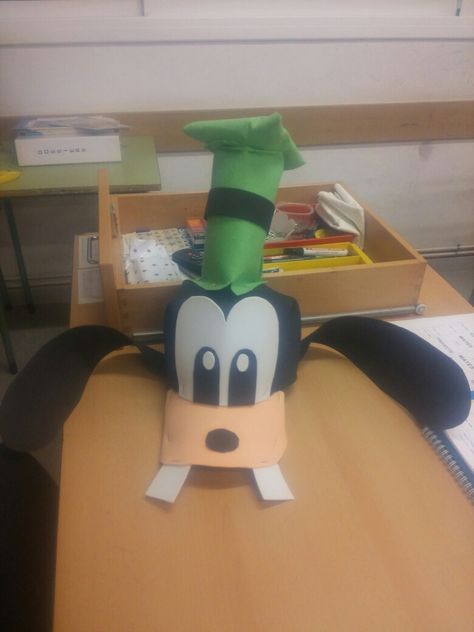 Cap de Goofy Goofy Hat Diy, Goofy Costume Diy, Diy Goofy Costume, Homecoming Costumes, Goofy Ears, Goofy Costume, Halloween Maze, Disney Surprise, Pumpkin Contest