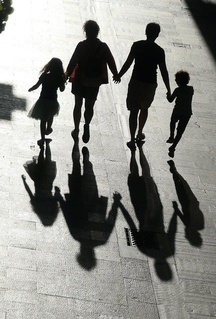 Family Shadow Picture, Family Pictures Black And White, Family Walking, Shadow Images, Shadow People, Walking Down The Street, Silhouette People, Shadow Pictures, Wife And Kids