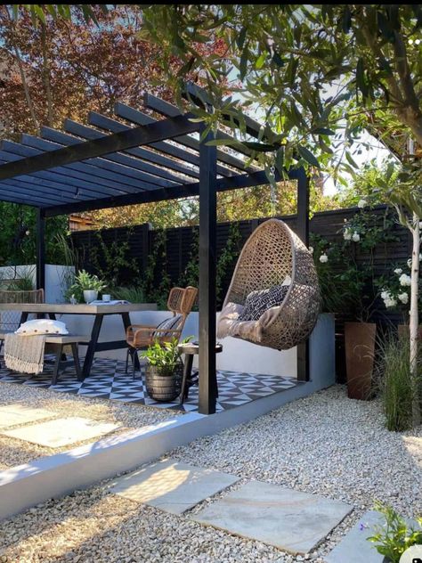 Small Urban Garden Design, Small Urban Garden, Gravel Patio, Diy Patio Decor, Pergola Ideas, Pergola Design, Pergola Designs, Small Backyard Design, Garden Structures